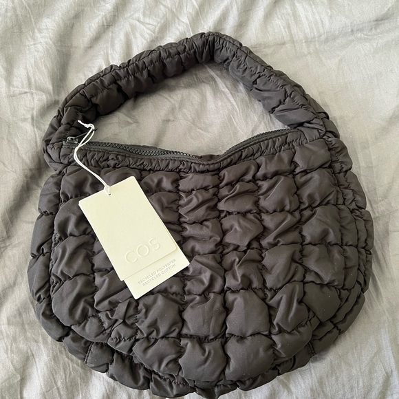 COS quilted mini bag (BLACK) - Picture 4 of 9